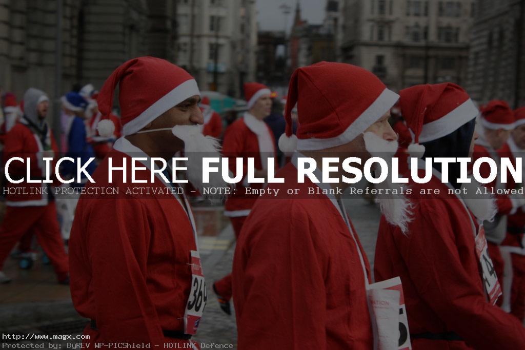 santa run2 More Than 8,000 Runners at Liverpool Santa Dash 2011