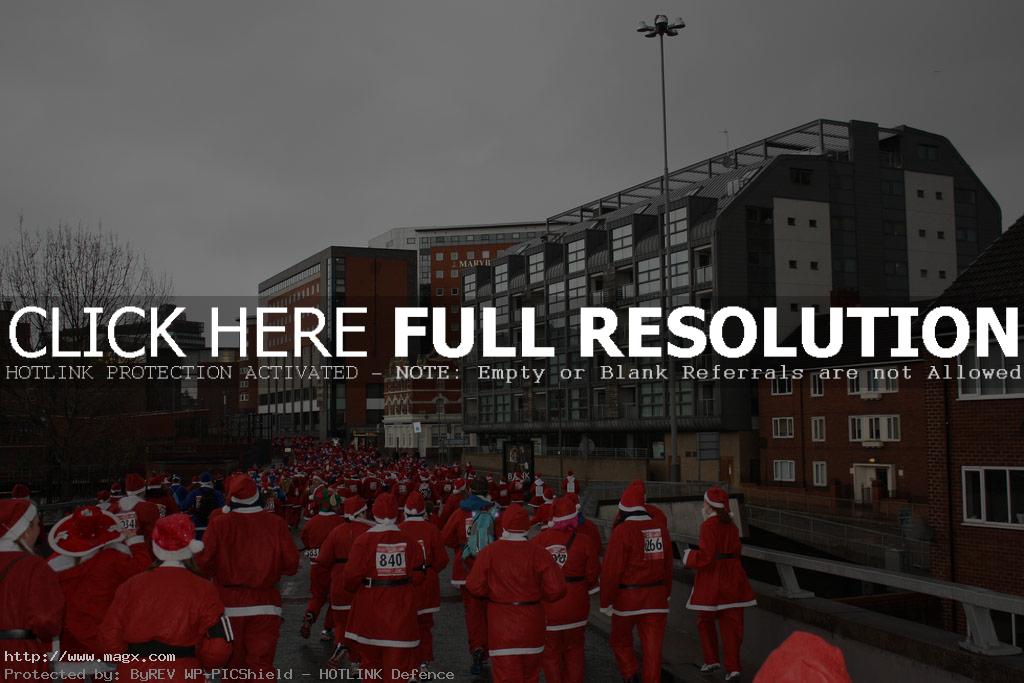 santa run4 More Than 8,000 Runners at Liverpool Santa Dash 2011