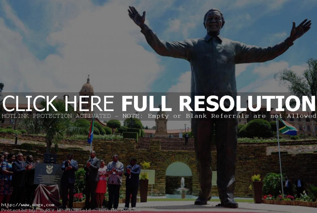 nelson mandela1 Statue of Nelson Mandela, South Africa