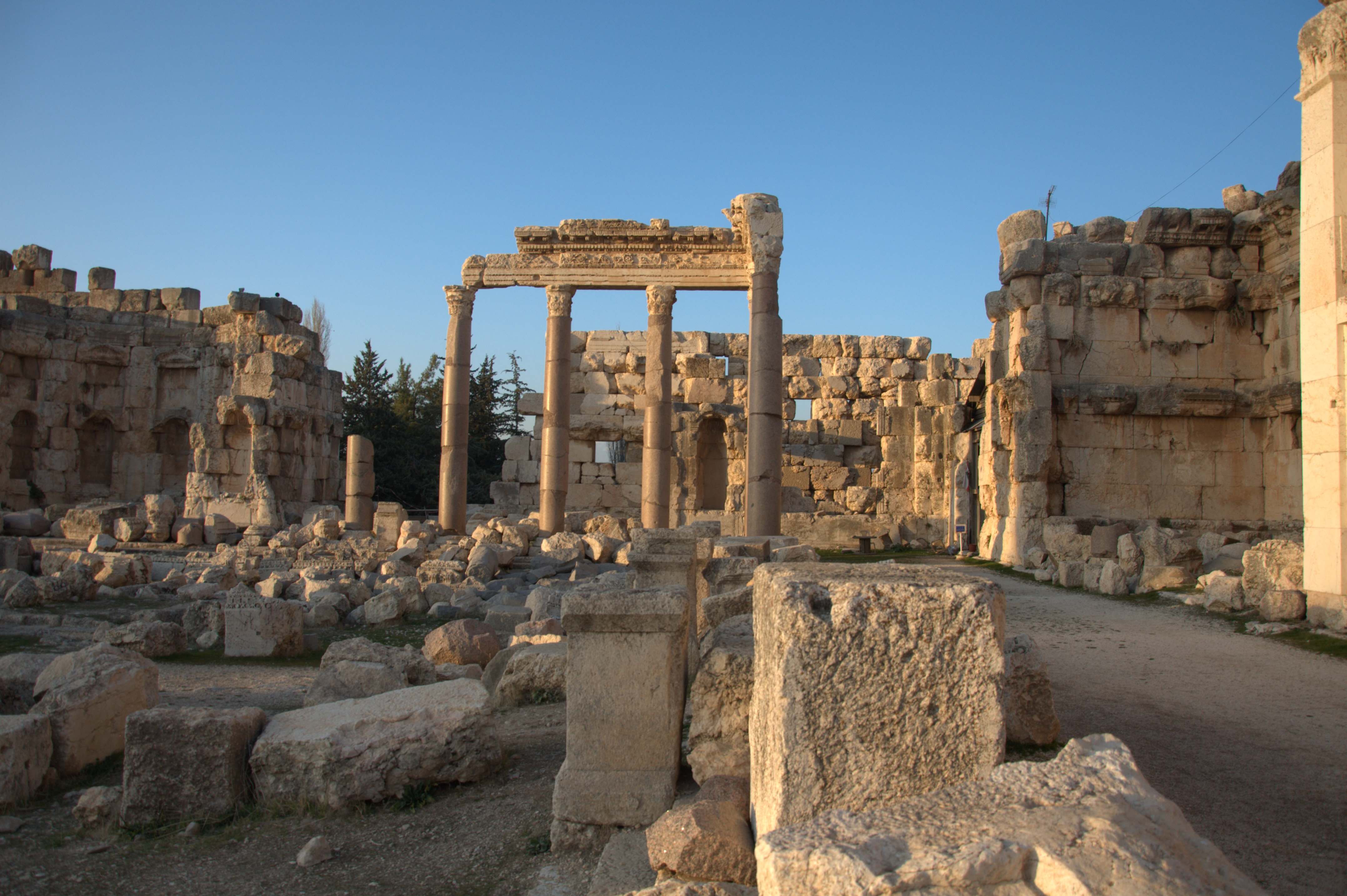 baalbek5 Baalbek   Forgotten  Roman Ruins in Lebanon
